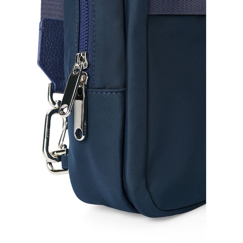 ecco voyager x body sling